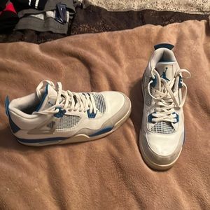 Cleaning closet Jordan shoes for sale in good condition lots of life left